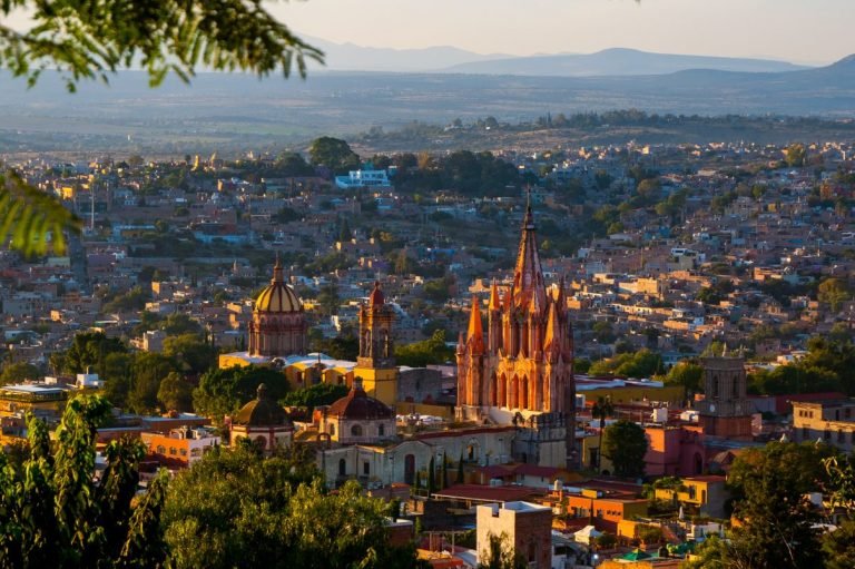 Why More Americans Than Ever Are Permanently Moving to Mexico