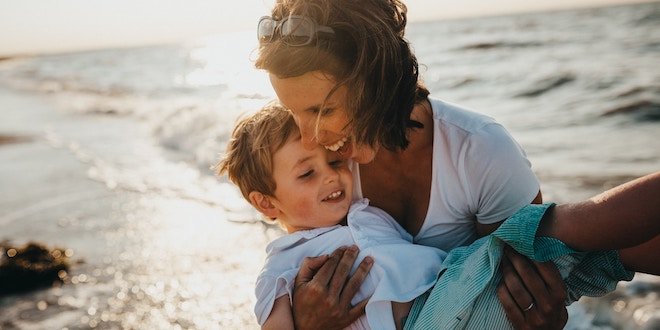 8 Things To Consider if You Travel With A Child After Divorce