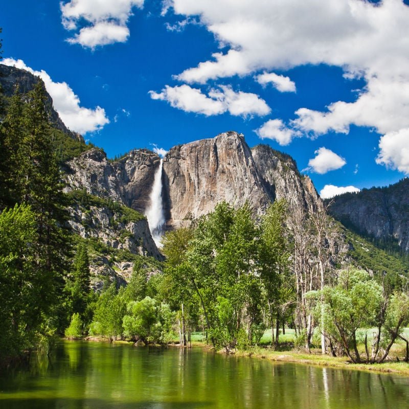 Yosemite-National-Park-California-waterfall